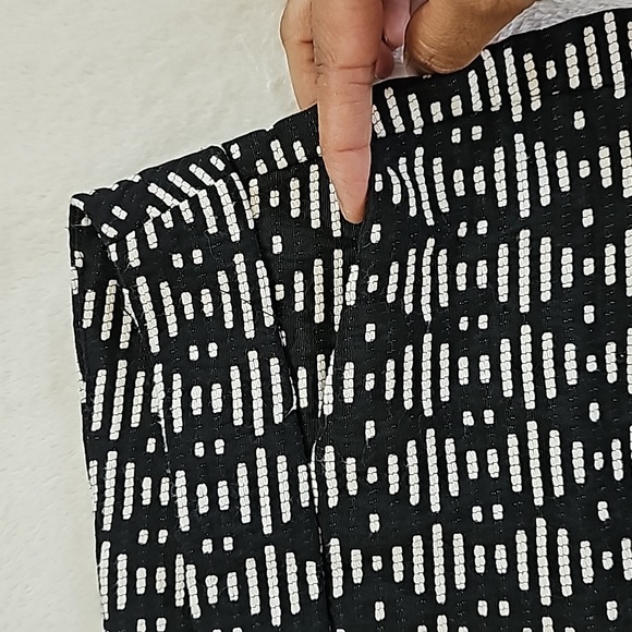 OLD NAVY | Set of Shorts, Black & White Ikat/ Blue & White Gingham - Picture 9 of 13